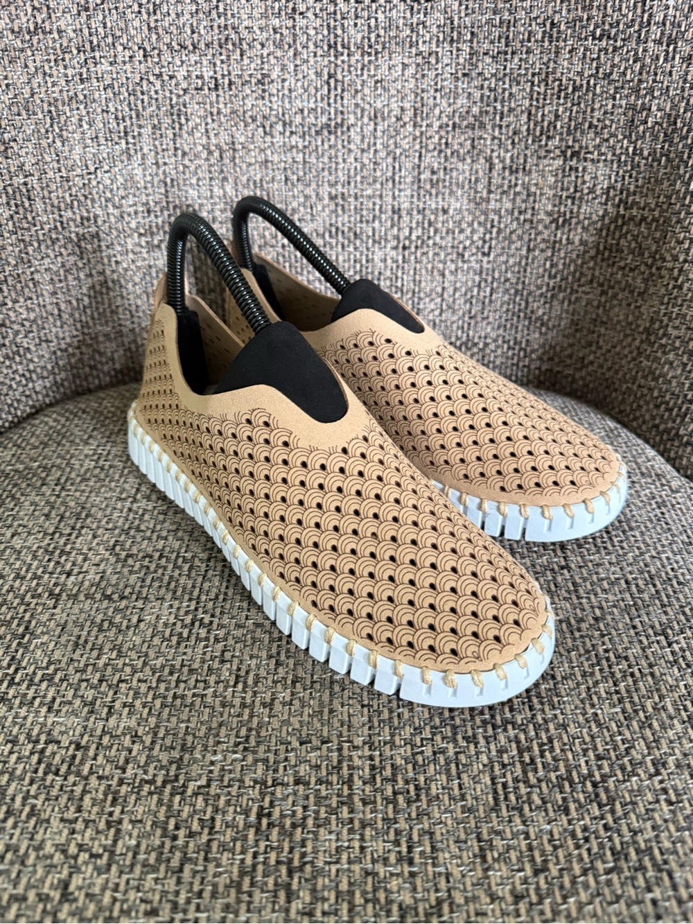 Isle Jacobsen Tulip Slip On Shoes Size 38 EUC